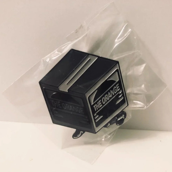 Metal Gear Solid The Orange Box Enamel Metal Pin Double Rubber  Backing - Picture 8 of 8